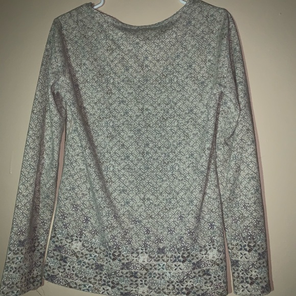 Eddie Bauer women’s long sleeve - Picture 2 of 3